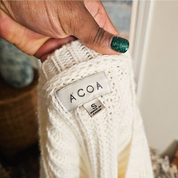 Acoa V- Neck Fringe Detail Acrylic, Chunky Stylish  Knitted Sweater. - Picture 9 of 13